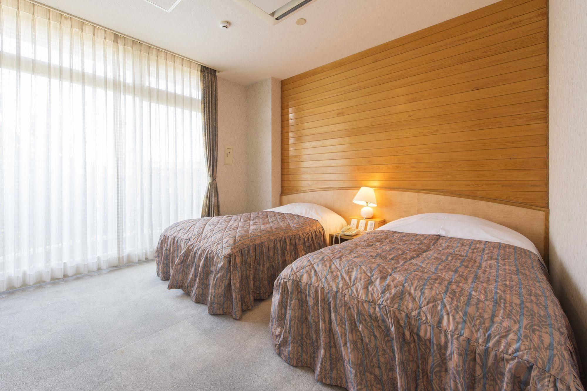 Hotel Takachiho Buitenkant foto